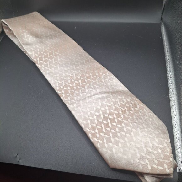 Pierre Cardin Other - Pierre Cardin Mens 100% Silk Tie Beige & White Geometric Pattern